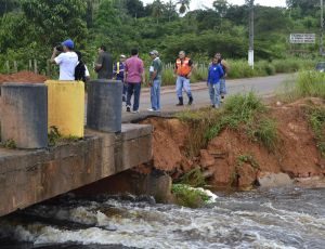 Imagem da notícia - Defesa Civil Am constata risco iminente na Ponte da Poranga e  Seinfra dá início a ação emergencial