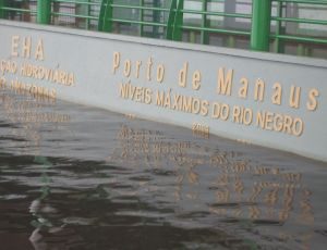 Imagem da notícia - Rio Negro ultrapassa marca histórica de 2009 e sobe para 52 o número de municípios do Am em Emergência.Confira o balanço.