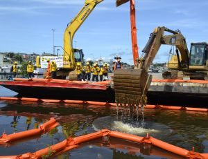 Imagem da notícia - Plano de Ação Emergencial de limpeza em áreas diretamente afetadas pela enchente do Rio Negro na cidade de Manaus é lançado pelo Governo Estado, por meio da Defesa Civil