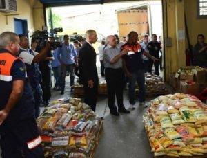 Imagem da notícia - Defesa Civil do Amazonas recebe 19 toneladas de alimentos para doação a famílias afetadas pela cheia