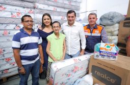 26.01.19 – Governador Wilson Lima entrega ajuda humanitária e auxílio financeiro a famílias do Educandos afetadas por incêndio