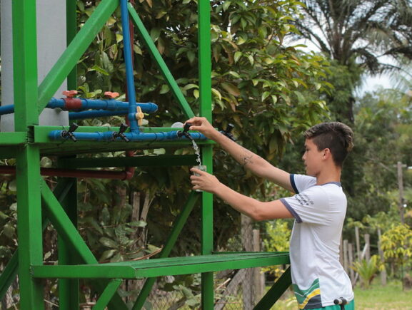 Ribeirinhos recebem água tratada e melhoria na qualidade de vida em comunidade da zona rural de Manaus