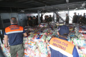 Imagem da notícia - Governo do Amazonas envia 6 mil cestas básicas para comunidades ribeirinhas de seis municípios