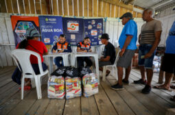 Operação Estiagem: Governo do Amazonas, através da Defesa Civil, leva mais de 1.000 toneladas de alimentos para comunidades isoladas pela seca no estado