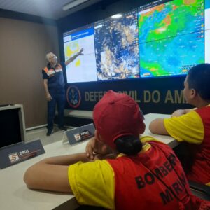 Imagem da notícia - Defesa Civil Estadual recebe visita de alunos do Programa Educacional Bombeiro Mirim – Proebom